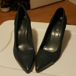 Nine west navy heels size 9